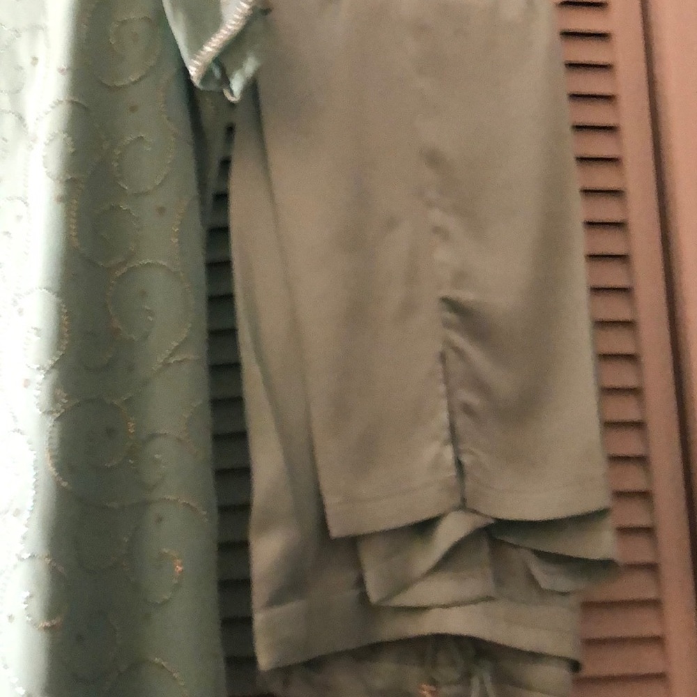Pant Suit - Picture 2 of 3